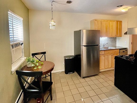 5th image of 2747 Dupont Ave S APT 203