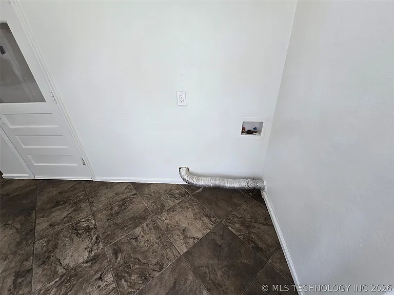 237 E 45th Pl — Photo 19