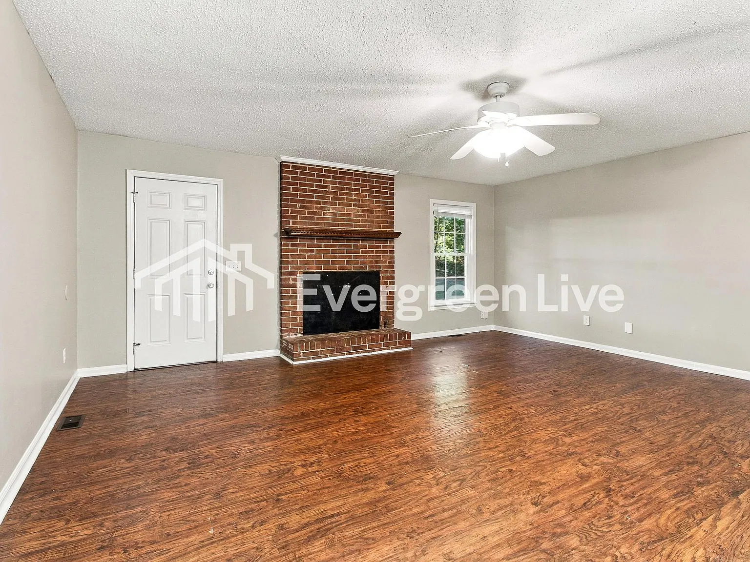 3 bed, 2.0 bath, 1726 sqft, $1,695 — Photo 2