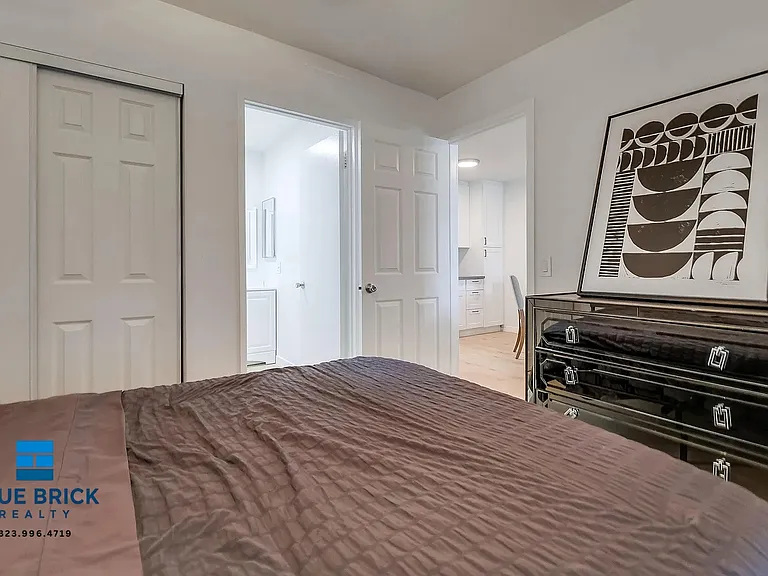 14235 Vanowen St #6 — Photo 12