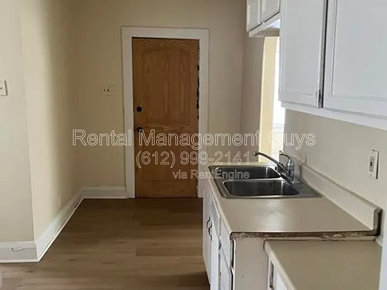 1649 Russell Ave N #2 — Photo 23