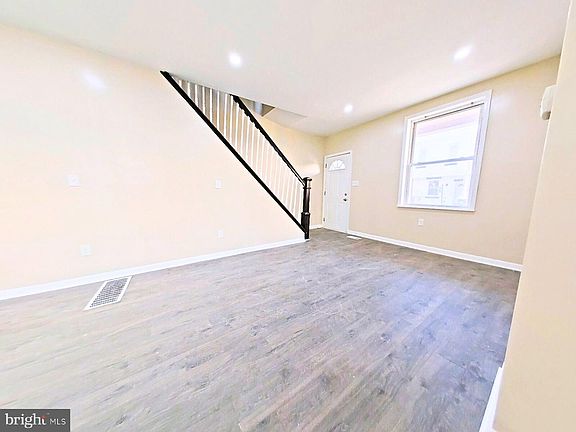 3rd image of 5943 Summer St