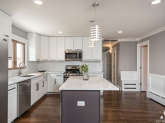 4th image of 9428 S Parkside Ave