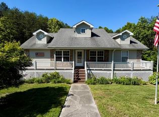 160 Burning Oaks Dr, Sevierville, TN 37876