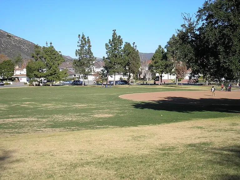 5511 Adelina Ct — Photo 35