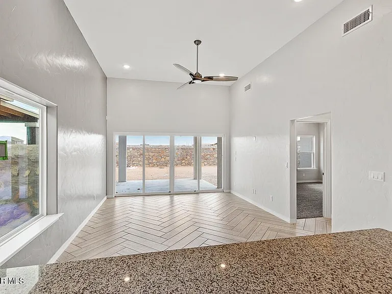 913 Louisiana Downs Ave — Photo 10