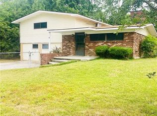 27 Bishop Ave, Garden City, GA 31408
