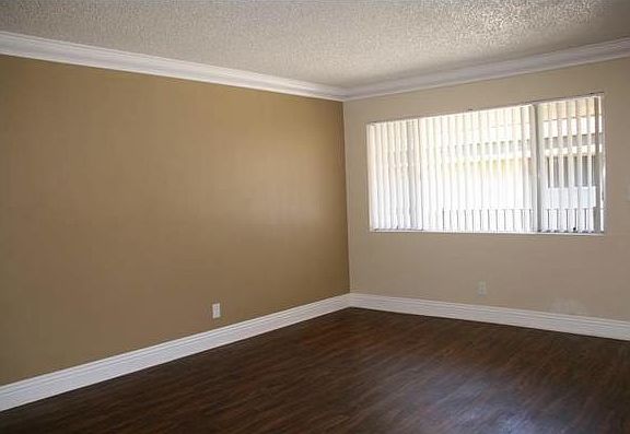 2nd image of 861 Glencliff St APT 105