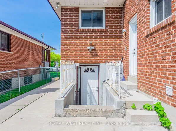 31 Clair Rd #Basement, Toronto, ON M3N 1A7
