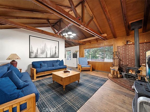4th image of 330 Canyon Dr
