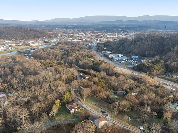 5th image of 111 Cedar Hills Rd