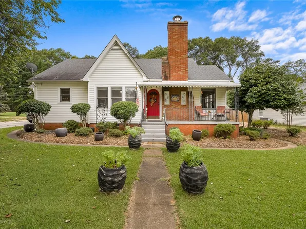 108 Poplar Dr, Greer, SC 29651