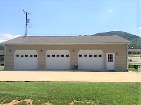 3rd image of 304 Sycamore Ave
