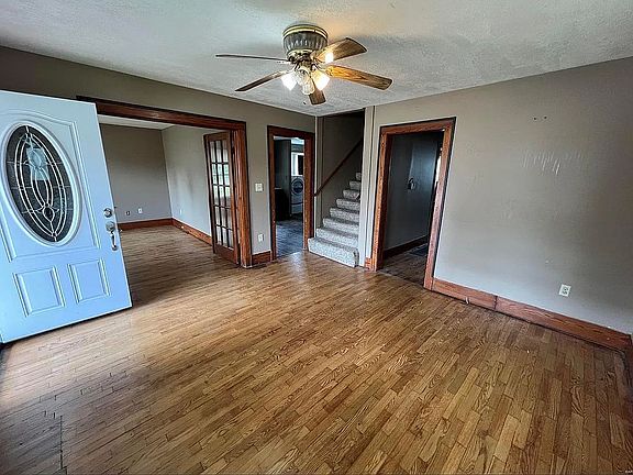 3rd image of 301 S Gex St