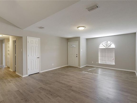 5th image of 1702 Pecos Ave