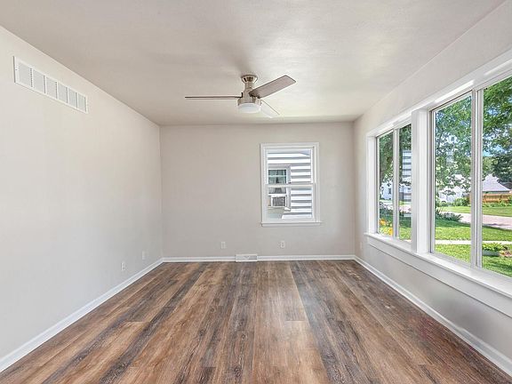 4th image of 919 35th Ave
