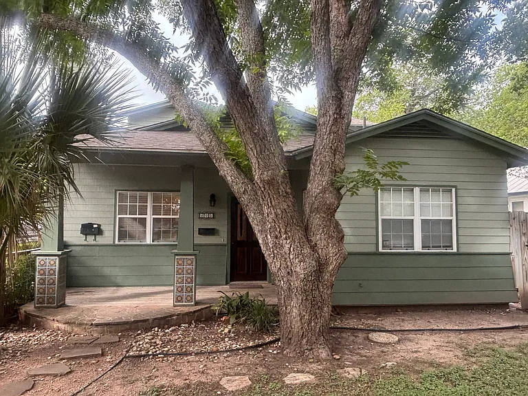 405 Nelray Blvd — Photo 1