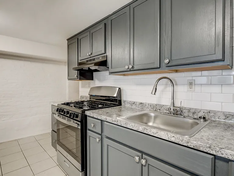 2629 N. Charles St — Photo 17