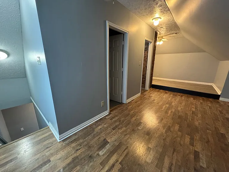 802 Iowa St — Photo 18