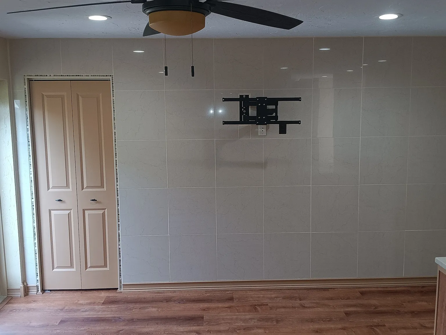 269 Estil Dr — Photo 2