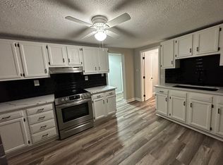 349 W S St, Barnesville, OH 43713