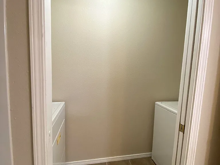2 bed, 1.0 bath, 900 sqft, $1,195 — Photo 9