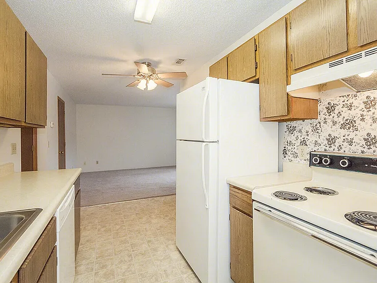 2419 J St #4 — Photo 9