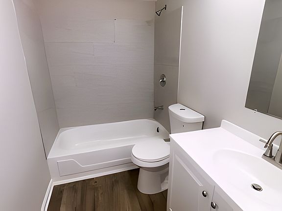 3rd image of 4032 Pershing Ave