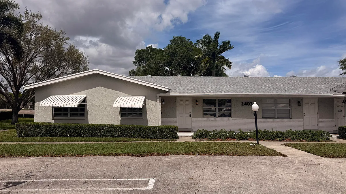Building Photo - 2403 Lowson Blvd #D