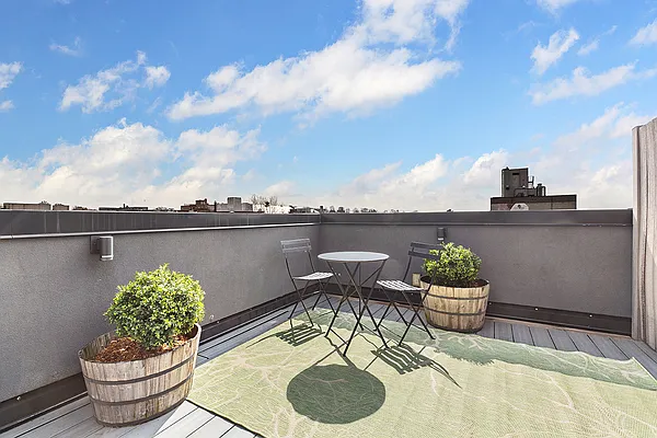 Sold by Compass | media 10