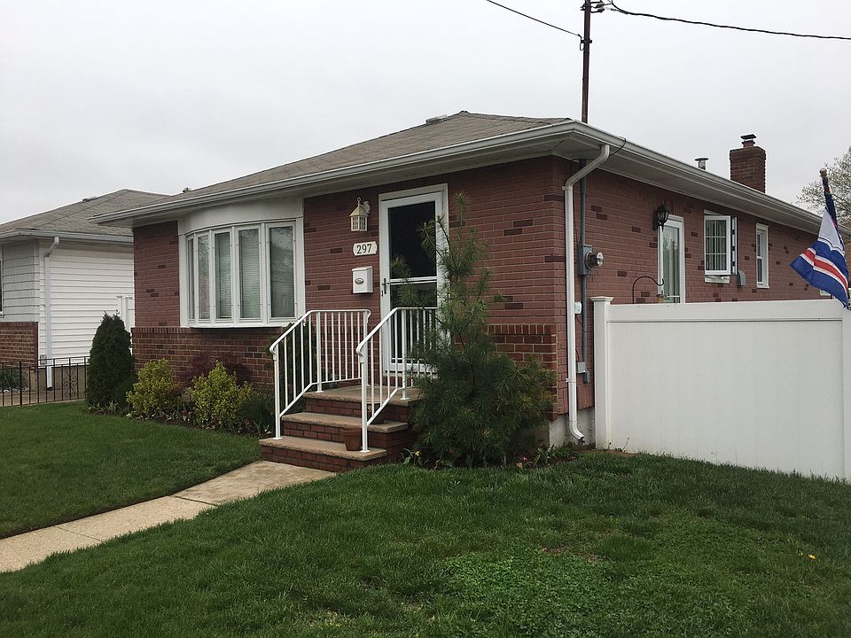 1st image of 297 Chesterton Ave