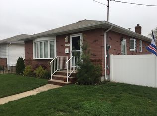 297 Chesterton Ave, Staten Island, NY 10306