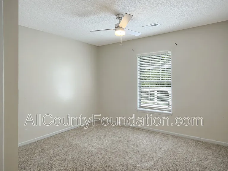 107 Broken Branch Dr — Photo 40