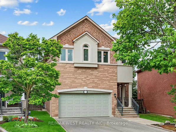 5519 Windy Hill Ct, Mississauga, ON L4Z 3W4