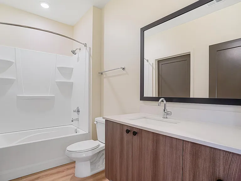 800 E 620 S — Photo 22