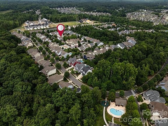 3rd image of 12422 Brenthaven Dr