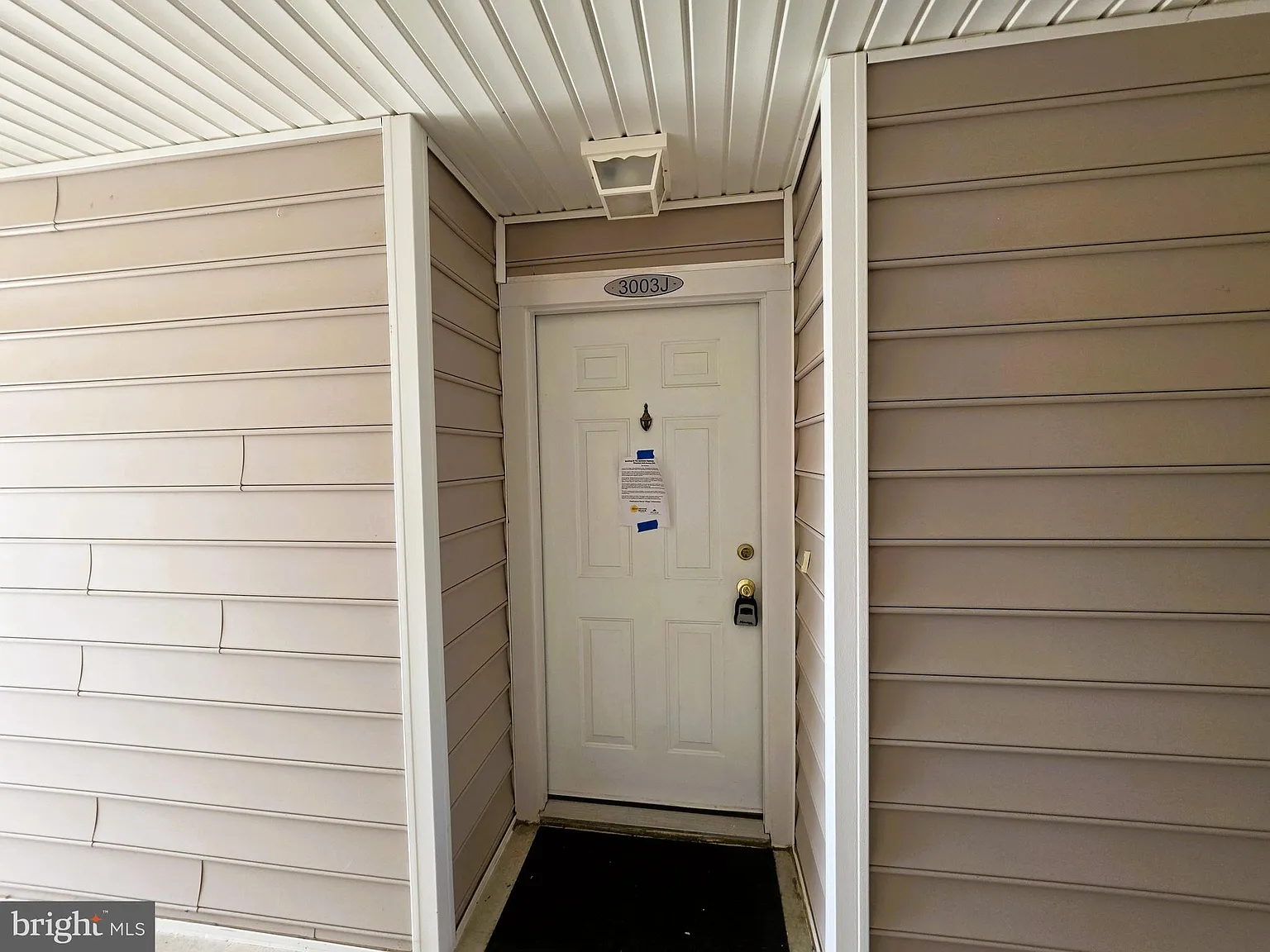 3 bed, 2.0 bath, 1319 sqft, $1,800 — Photo 2