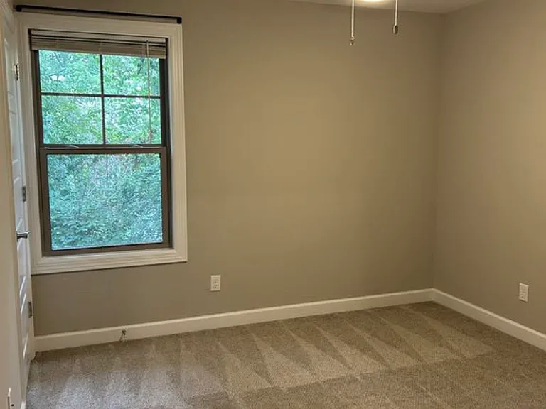 2506 E Main St #B6 — Photo 9
