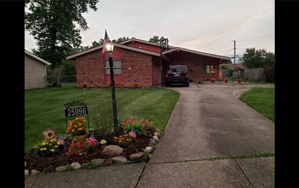 1st image of 25996 Redwood Dr