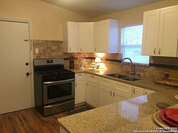 3rd image of 438 Sumner Dr