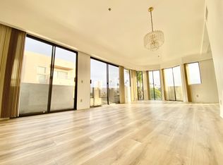 314 N Oakhurst Dr #303, Beverly Hills, CA 90210