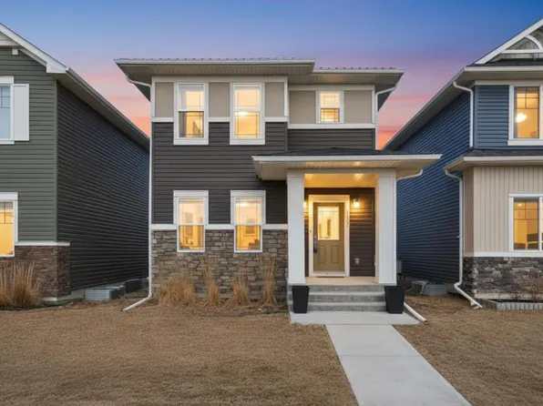 352 W Bayview St SW, Airdrie, AB T4B 5G3