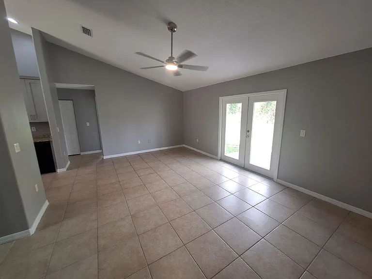 1220 Waycross St — Photo 9
