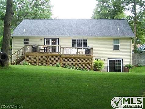 2nd image of 1612 Charlevoix Dr