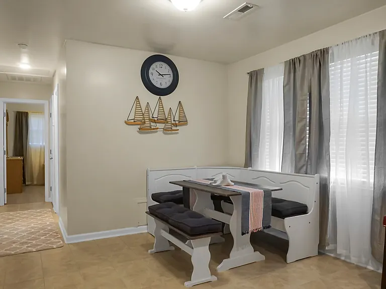 4452 Garwood Dr — Photo 12