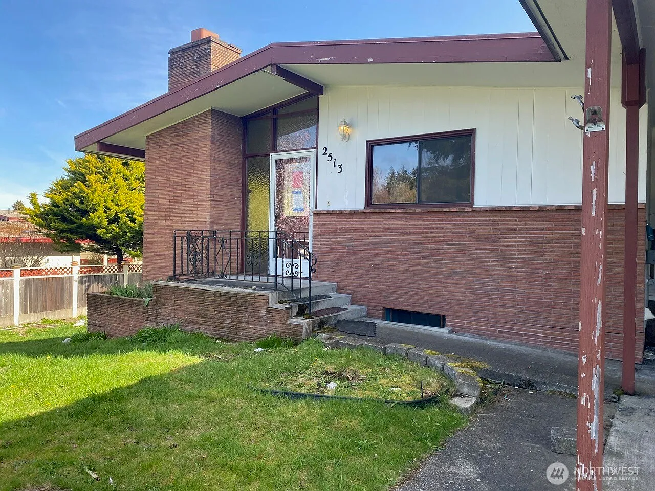 2513 S Oak Street photo 1
