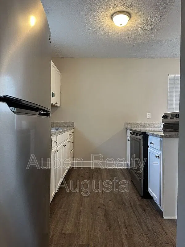 3 bed, 2.0 bath, 1183 sqft, $1,295 — Photo 4