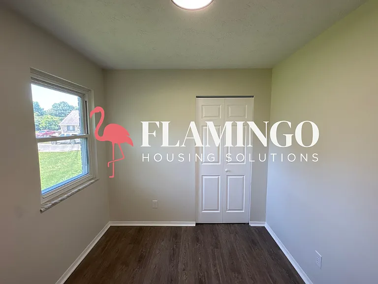 1272 Clement Ave — Photo 9