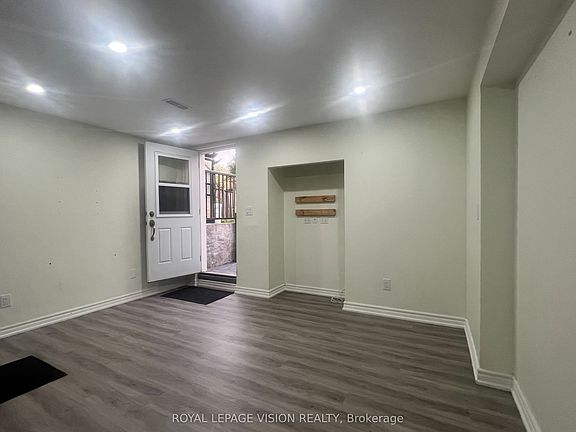 4th image of 25 Gabrielle Cres #Basement