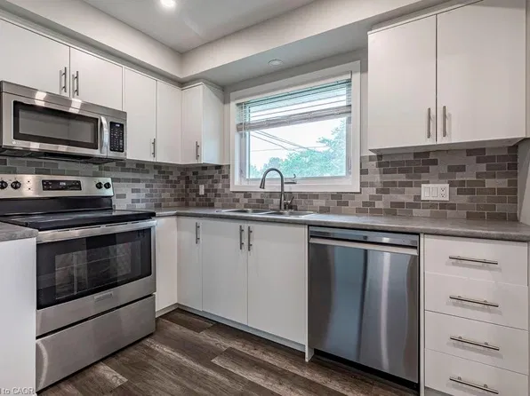 173 W 32nd St, Hamilton, ON L9C 5H1